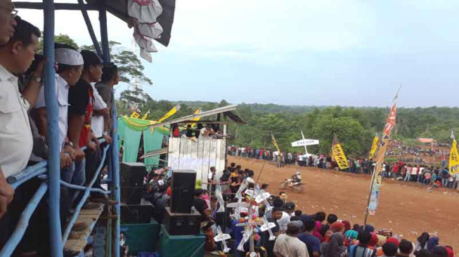 Lewis Crosser Asal Australia Raja Kejuaraan Motocross Sumatera Open