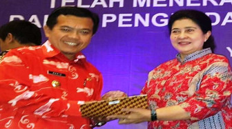 Al Haris Dianugerahi Pastika Parama dari Menkes
