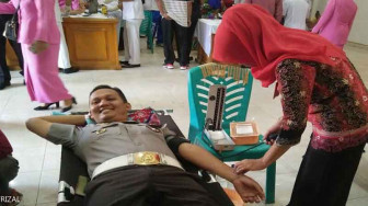 Polres Merangin Gelar Sunatan Massal dan Donor Darah