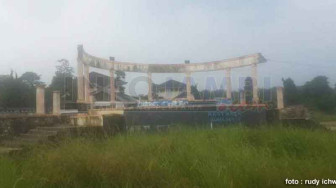 Rest Area Seharga Hampir Rp 2 Miliar Jadi Semak Belukar