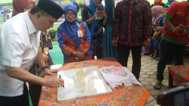 Walikota Fasha Resmikan Gedung Baru SD Negeri 181/IV