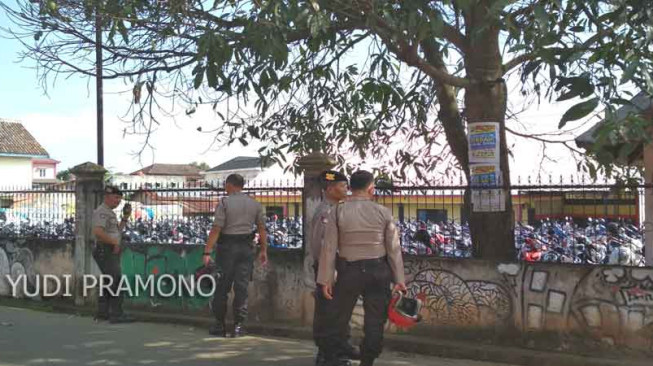 Hari Pertama Masuk Sekolah, SMAN 4 Dijaga Polisi