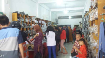 Anak-Anak Mulai Masuk, Toko-Toko Perlengkapan Sekolah “Diserbu”