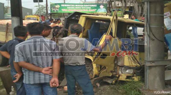 Truk Batubata vs Ayla, Satu Orang Luka Parah