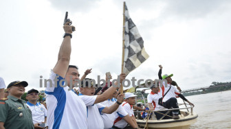 Festival Beatrix, Zumi Zola Lepas Lomba Pacu Perahu Tradisional