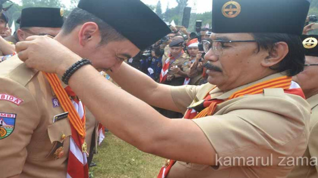 Gubernur Jambi Dianugerahi Penghargaan Lencana Melati Pramuka