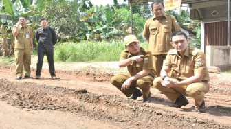 Photo-Photo Gubernur dan Kepala Dinas PU Tinjau Jalan Panerokan