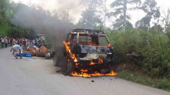 Mobil Bermuatan Kulit Manis Ludes Terbakar