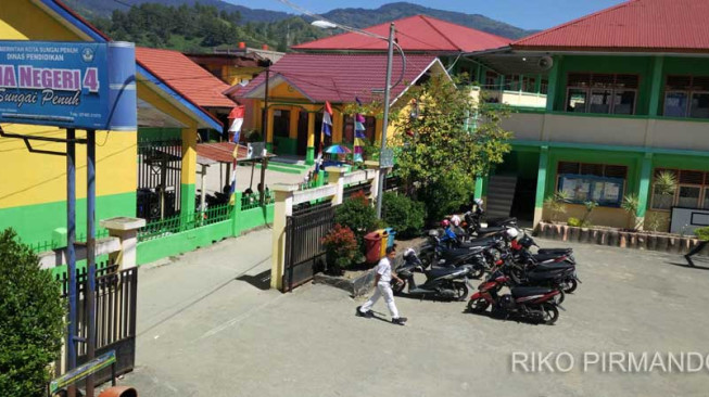 Siswa Baru SMAN 4 Sungai Penuh Iuran Rp 919 Ribu