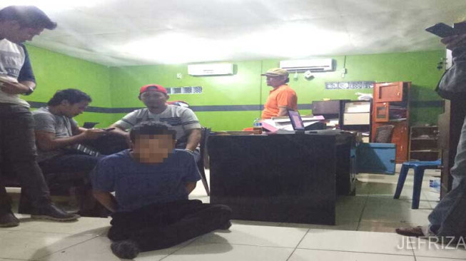 Untuk Jaga Diri, Debt Collector Beli Pistol