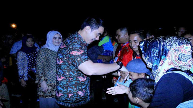 Hadiri Malam Hiburan Rakyat, Zola Himbau Masyarakat Isi Kemerdekaan