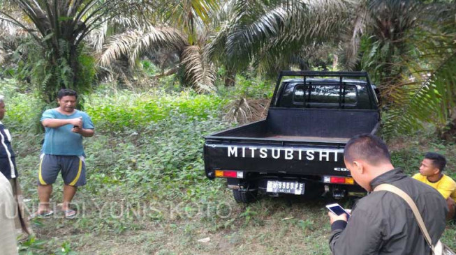 Mobil Curian Ditinggal di Kebun Sawit