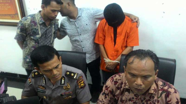 Penjaga Rumah Kos Merangkap Jadi Mucikari