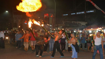 Kerlap Kerlip Pawai Obor Sambut Tahun Baru Hijriyah