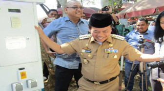 Al Haris Minta PLN Sediakan Listrik di Warung Pedagang