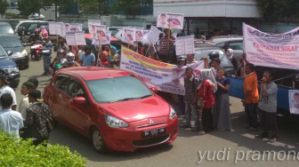 Uang Hilang di Rekening, BCA Jambi Didemo Nasabah