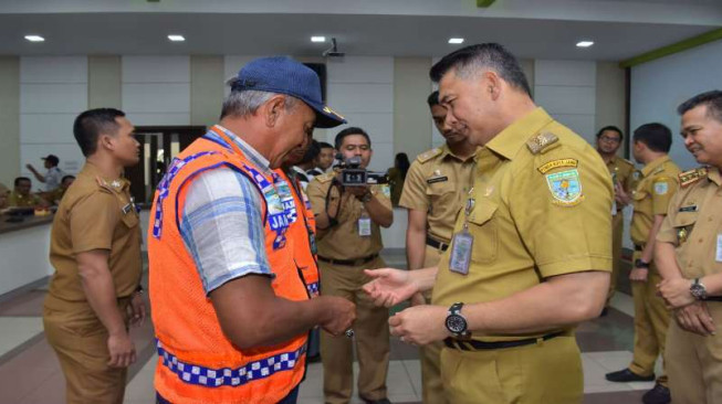 Pemkot Jambi Jadikan Juru Parkir Berstandar