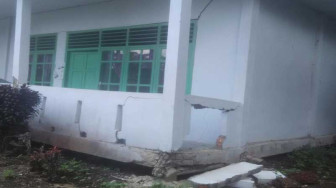 Pustu Ambruk, Warga Numpang Berobat di Posyandu