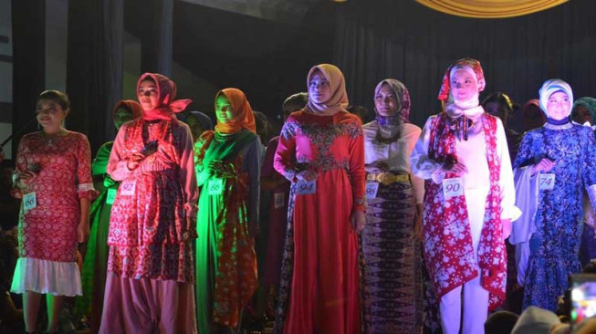 Inovasi Warna Pastel Tambah Koleksi Batik Jambi