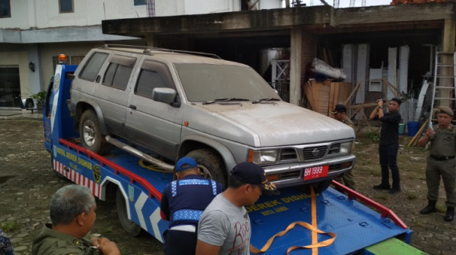 Tak Terima Surat Pemberitahuan, Mantan Pejabat Dispora Kesal Mobil Dinas Ditarik