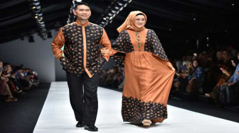 Peragakan Batik Jambi, Fasha dan Yuliana Pukau Pengunjung JFW