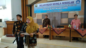 Masnah Lantik Langsung Para Kepala Sekolah