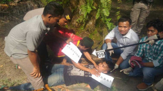 Rudi Peragakan Adegan Saat Membunuh Suami Selingkuhannya