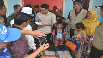 Zola Langsung Bantu Korban Kebakaran Pematang Lumut