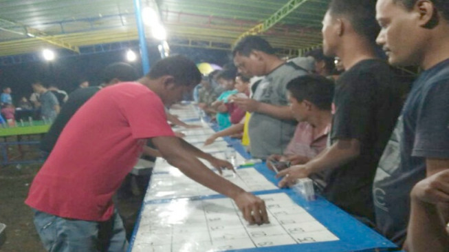 Main Judi Bola Gelinding di Desa