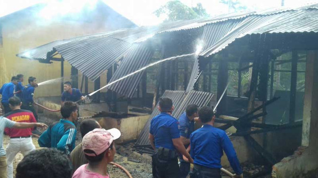 SDN 143 Terbakar, 6 Kelas Ludes