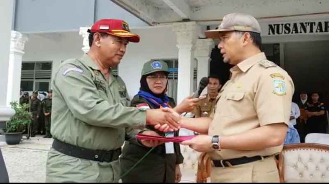 Diklat Revolusi Mental ASN Pemkot Jambi Ditutup, Fasha Sematkan Brevet Resimen Revolusi Mental