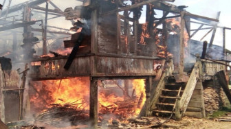 Jelang Shalat Jum'at, Satu Rumah Kudes Terbakar