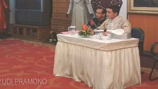Zola Membantah.....