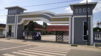 Batal Diwisuda, Puluhan Sarjana AKPER YPSBR Kecewa