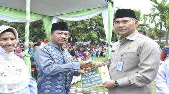 Salurkan Bantuan Duafa, Petugas Syara dan Renovasi Masjid, Fasha : Umat Shaleh secara Individual dan Sosial