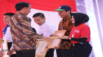 Presiden RI Serahkan 3000 Sertifikat Kompetensi Magang
