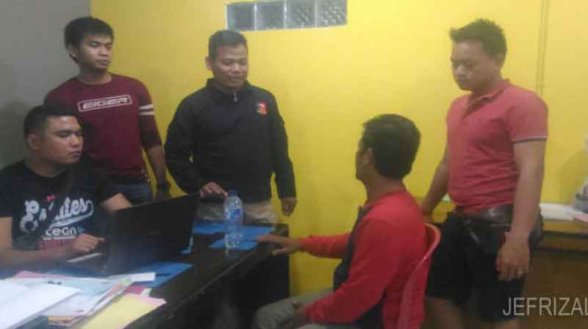 Umat Islam Terhina Ulah Pedagang Asongan Ini...