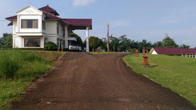 Villa Keluarga Zola di Muara Sabak Juga Digeledah KPK
