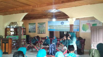 Sherrin Tinjau Desa Perdamaian Singkut V