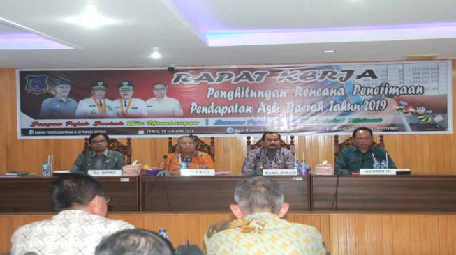 Bupati Pimpin Rapat Kerja Penyusunan Target PAD Tanjabbar 2019
