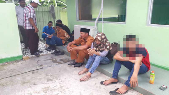 Kades Padang Kelapo Tersandung Kasus Mesum
