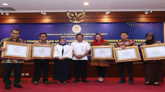 Lima Walikota Raih Penghargaan Pembina Pelayanan Publik