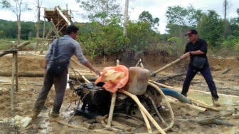 Polisi Obrak-Abrik Tambang Emas Ilegal Desa Mensango