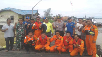 Breaking News : Dua ABK Diyakini Masih Terapung, Tim Basarnas Butuh Helikopter