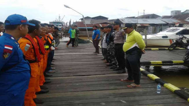 Nelayan Belum Ditemukan, Ini Upaya Camat dan Basarnas…..