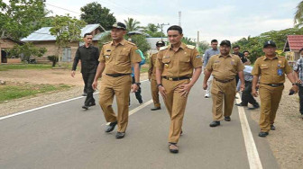Gubernur Tinjau Jalan Padang Lamo – Tanjung