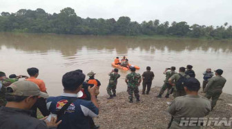 Ramai-Ramai Memburu Buaya Ganas