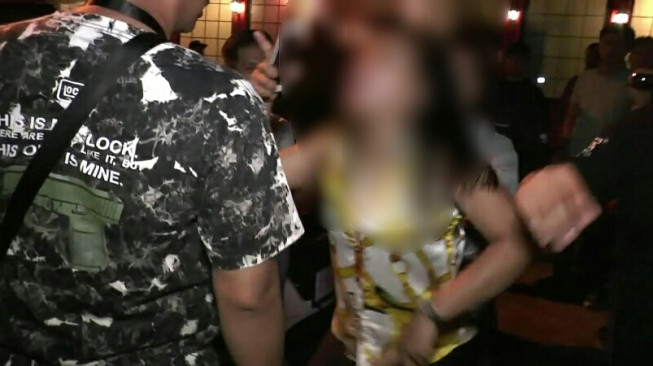 Marah Dirazia, Pengunjung Cafe Diduga Tampar Polisi