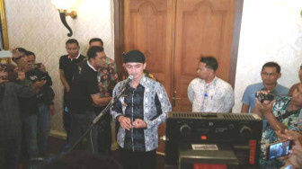 Gelar Jumpa Pers, Zola Sampaikan Sikap dan Harapan