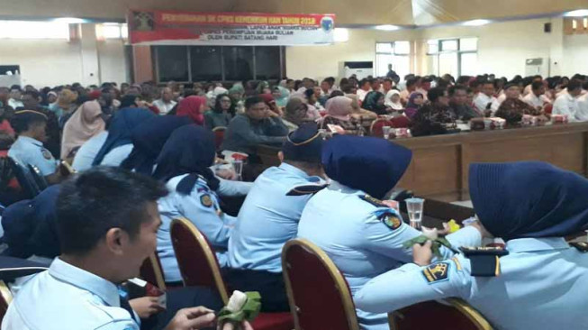 Bupati Batanghari Serahkan 132 SK CPNS Kemenkumham